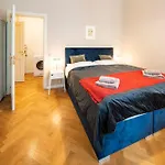 Downtown - 2 Room Zborovska