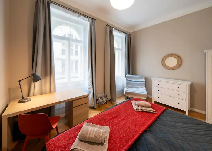 Downtown - 2 Room Zborovska